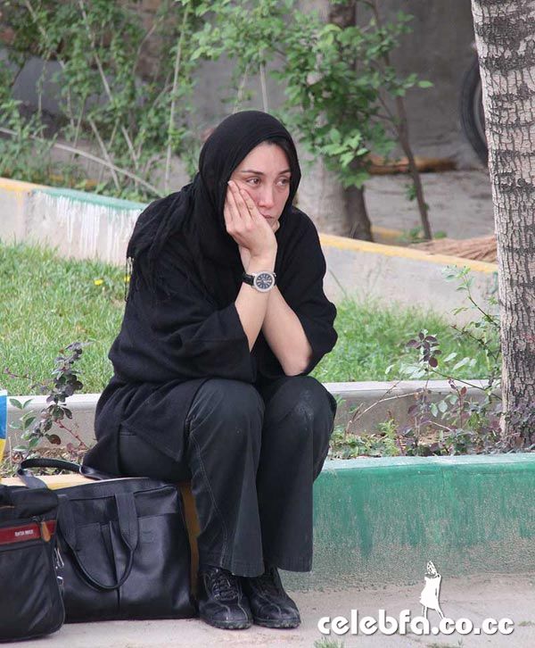هدیه تهرانی در مراسم تشییع زنده یاد نعمت حقیقی